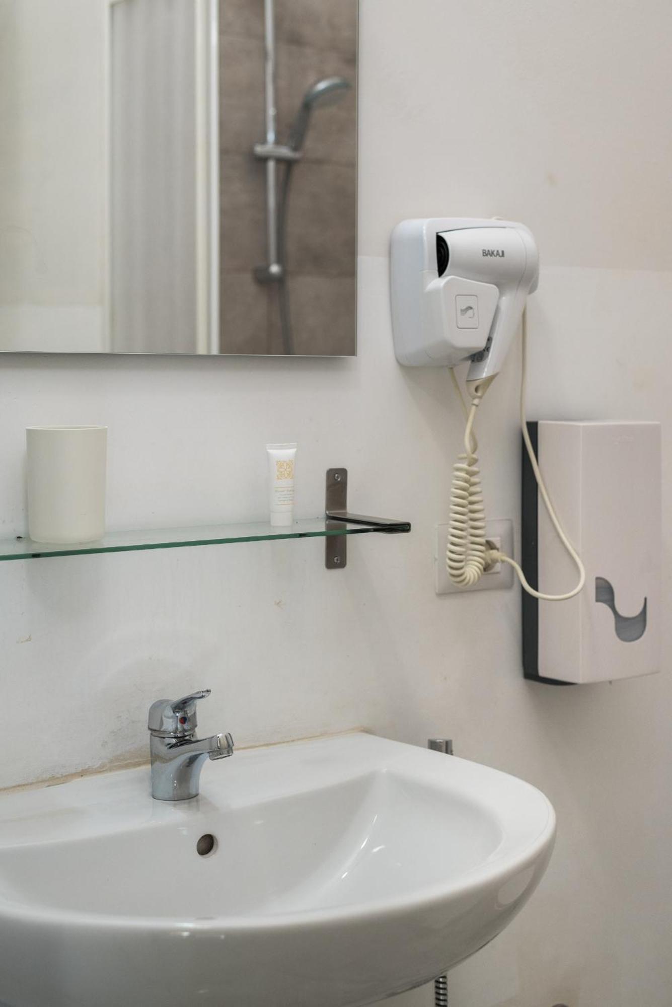 Travelershome Ciampino Rooms Exterior photo